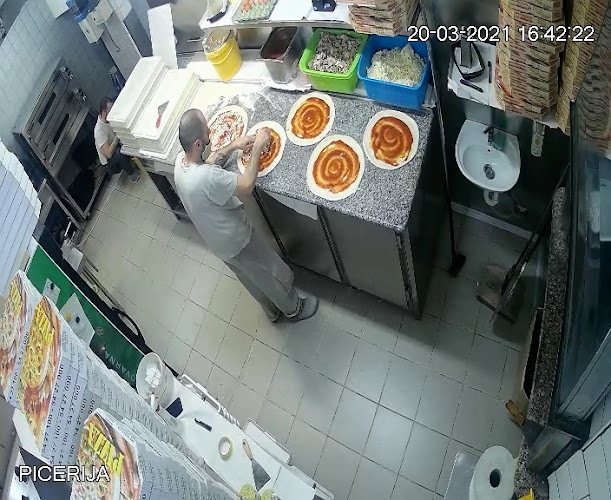 Opinii despre Halo Katra în Ljubljana - Gastronomija in gostinstvo