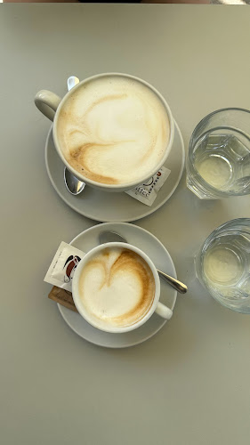 Kraljestvo okusov - pastry and icecream shop KRESNIČKA - Ljubljana