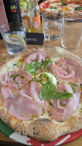 Opinii despre 400 Gradi Kranj, Pizzeria Napoletana în Kranj - Gastronomija in gostinstvo