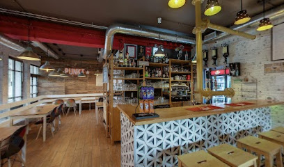 PUNKT, bistro in kavarna