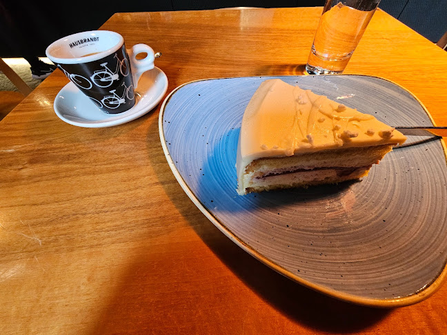 Opinii despre Kavarna Rog în Ljubljana - Gastronomija in gostinstvo