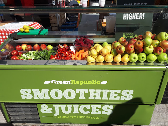 Pogačarjev trg 1, 1000 Ljubljana