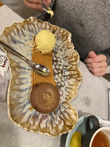 Vodnikov trg 5, 1000 Ljubljana