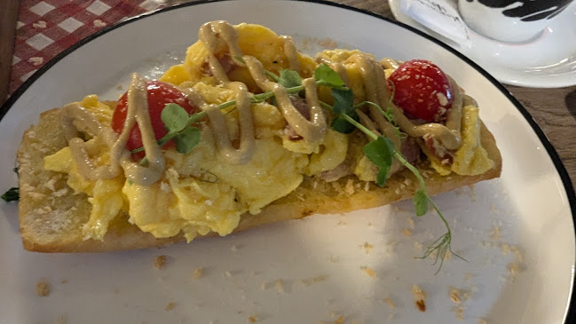 Slovenska Hiša - Gastronomija in gostinstvo