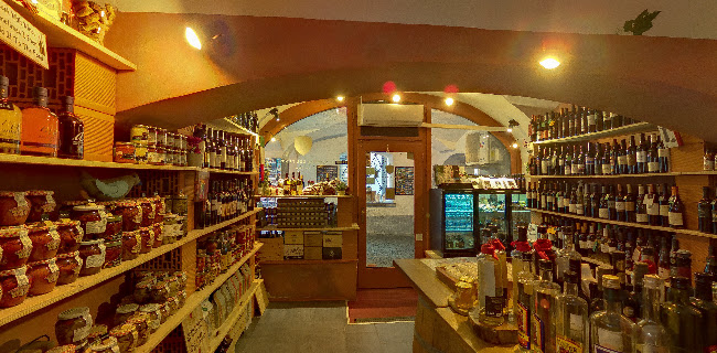 Vineria del Ponte - wine shop with a wide variety of labels from Slovenia - Ljubljana