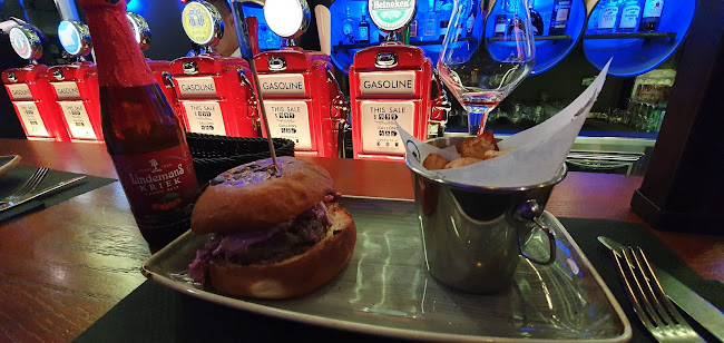 Comentarii opinii despre Bunker postapocalyptic steampunk bar