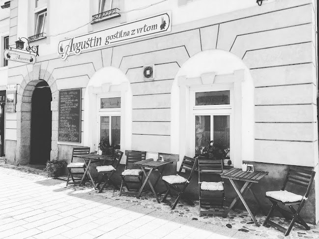 Linhartov trg 15, 4240 Radovljica