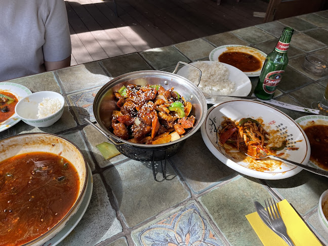 Kitajski dvor - Gastronomija in gostinstvo