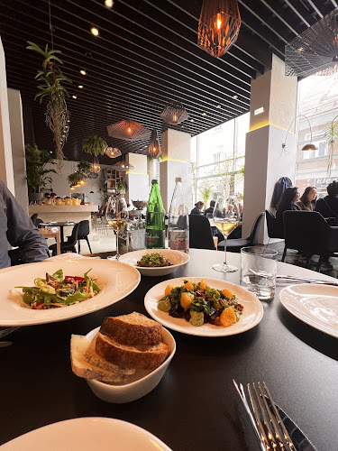 Ana in Slon - Gastronomija in gostinstvo