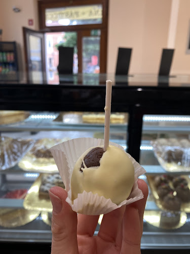 Slaščičarna Dora - Gastronomija in gostinstvo