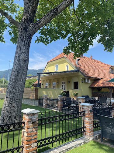 Grešni Kozel - Gastronomija in gostinstvo