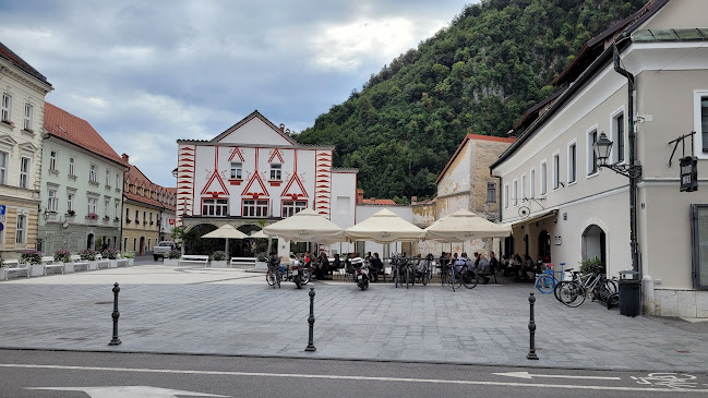 Opinii despre Meti-Pek pekarstvo in slaščičarstvo d.o.o., poslovna enota pekarna Kamnik 2 în Kamnik - Gastronomija in gostinstvo