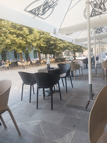 Mestna kavarna Metropol - Gastronomija in gostinstvo