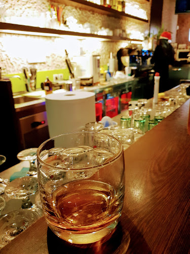 1000, Trg komandanta Staneta 8, 1000 Ljubljana