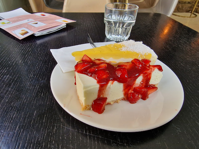 Kavarna Zvezda, Hotel Slon