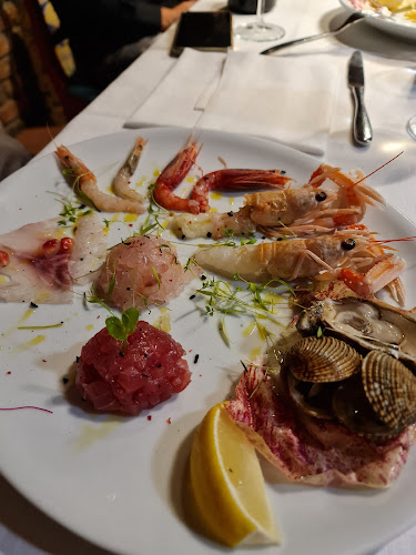 Opinii despre Restavracija Bužinel în Dobrovo v Brdih - Gastronomija in gostinstvo