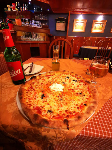 Pizzerija Piramida - Gastronomija in gostinstvo