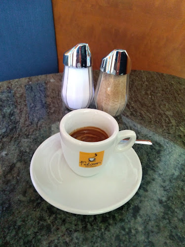 Oskar bar - Gastronomija in gostinstvo