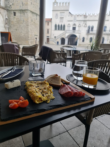 Opinii despre Loggia Caffè Kavarna în Koper - Gastronomija in gostinstvo