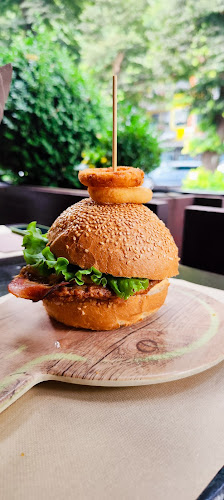 Grill Restaurant Lipa - Gastronomija in gostinstvo