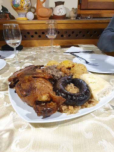 Opinii despre Domačija Kmečki hram în Kostanjevica na Krki - Gastronomija in gostinstvo