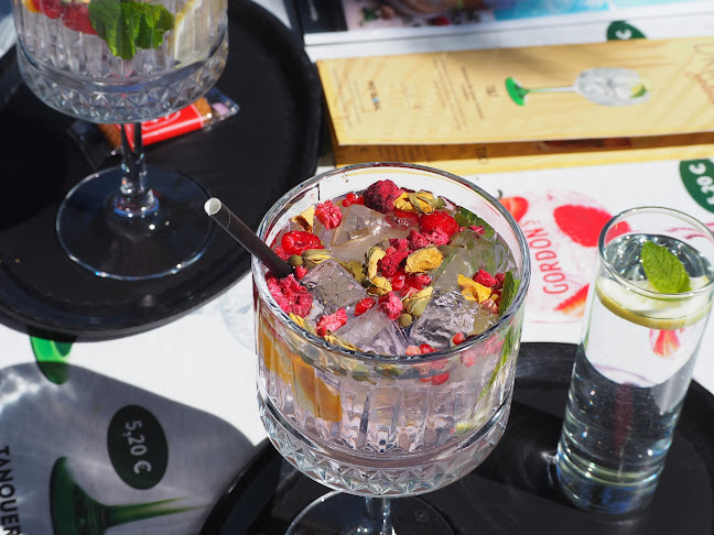 Kavarna in sladoledarna Magnus - Gastronomija in gostinstvo