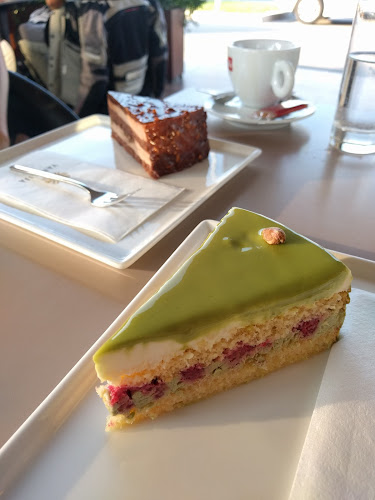 Cesta Komandanta Staneta 4, 1215 Medvode