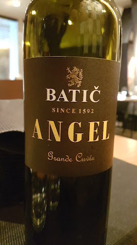 Opinii despre Cubo în Ljubljana - Gastronomija in gostinstvo