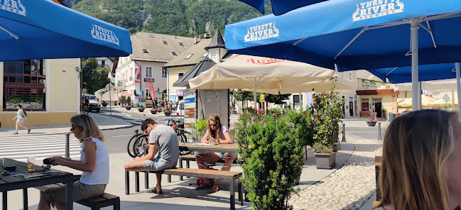 Opinii despre Thirsty River Brewing bar & rooms în Bovec - Gastronomija in gostinstvo
