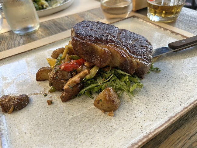 Opinii despre Restavracija Most în Ljubljana - Gastronomija in gostinstvo