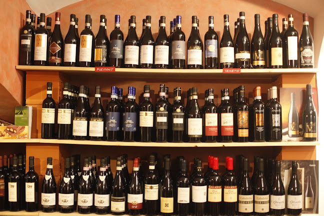 Vineria del Ponte - wine shop with a wide variety of labels from Slovenia - Ljubljana