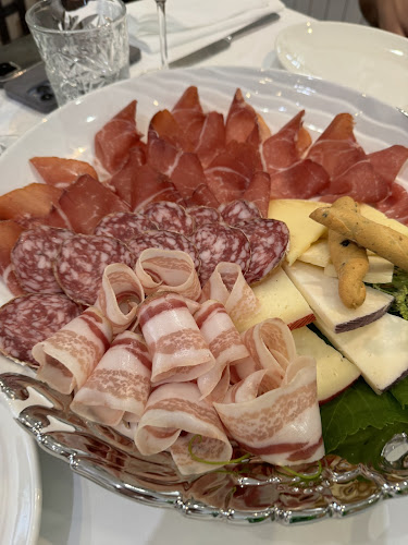 GOSTINSTVO IN TURIZEM ROBERT GRAHOR S.P. - Sežana