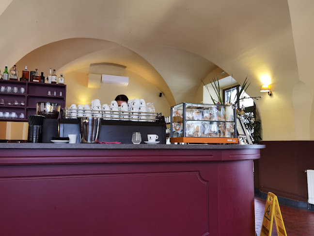 Kavarna Evropa Ptuj - Gastronomija in gostinstvo