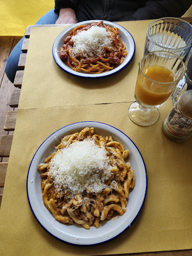 Raw Pasta - Pasta Fresca Bar - Gastronomija in gostinstvo