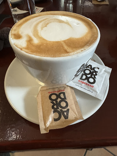 Opinii despre Caffe bar "Žogica" - gostinski lokal Dragan Petrović s.p. în Ljubljana - Gastronomija in gostinstvo