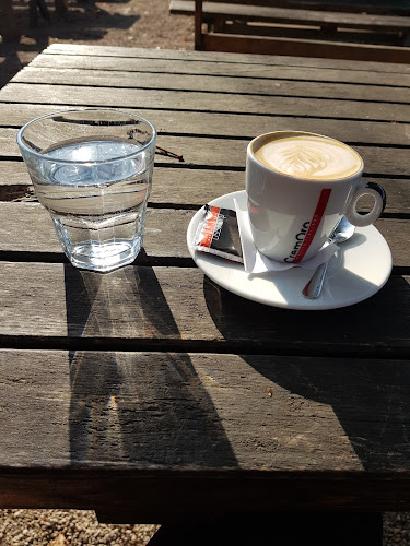 Cankarjev Vrh 1, 1000 Ljubljana