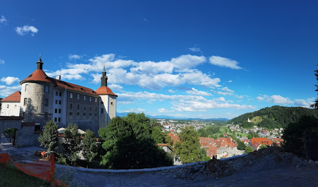 Grajska kavarna Škofja Loka - Gastronomija in gostinstvo