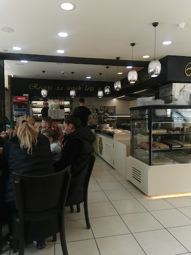Opinii despre Altus+ pekarstvo in slaščičarstvo d.o.o., poslovna enota slaščičarna in pekarna Karavanke 2 în Jesenice - Gastronomija in gostinstvo