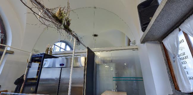 Adamič-Lundrovo nabrežje 1, 1000 Ljubljana