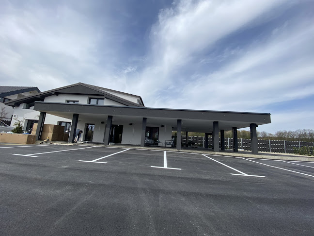 MOON Lounge and Coffe Bar - Gastronomija in gostinstvo