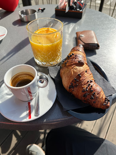 Čajnica in kavarna DNEVNA - Gastronomija in gostinstvo