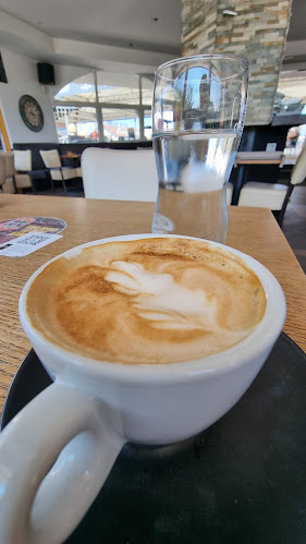 Comentarii opinii despre Pavilion Cafee Bar