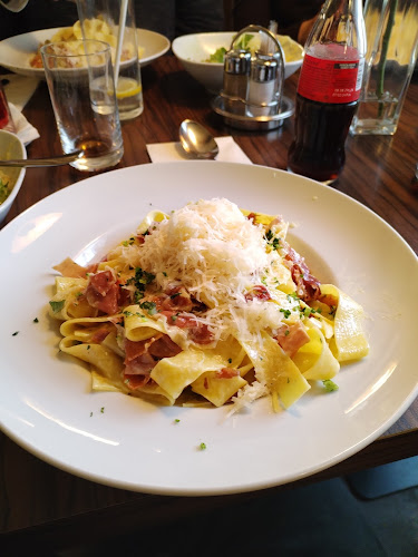 Gosposka ulica 16, 3000 Celje