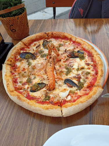 Moj Cmok - Gastronomija in gostinstvo