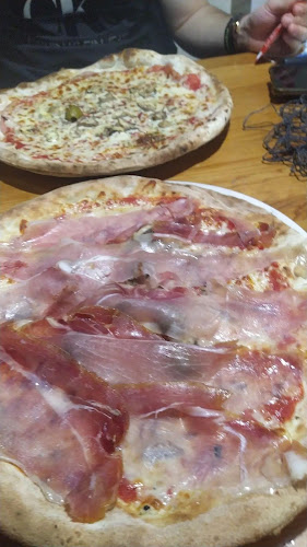 Picerija Afrika - Gastronomija in gostinstvo