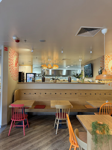 Veganska restavracija Mandala - Gastronomija in gostinstvo