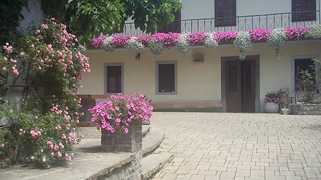 Turistična Kmetija "pri Rjavčevih" - Gastronomija in gostinstvo