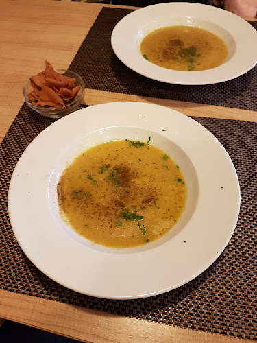 Tsnim arabska restavracija - Gastronomija in gostinstvo