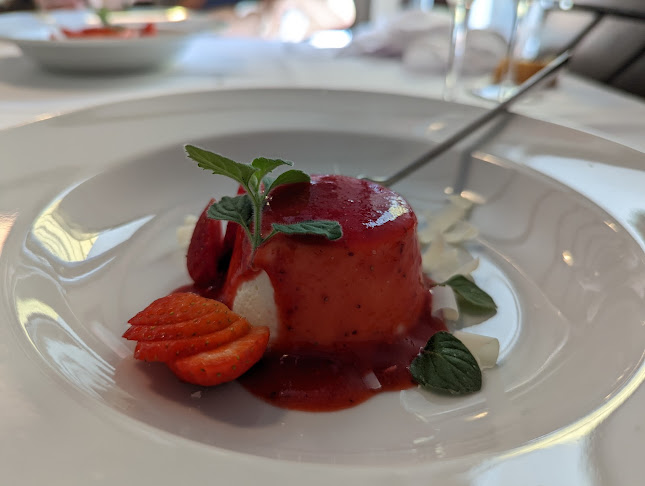 Gostilna pri Hribu Povir, Milan Perhavec s.p.