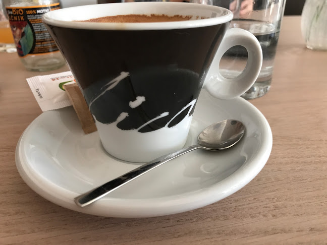 Lipa kavarna, pivnica in restavracija